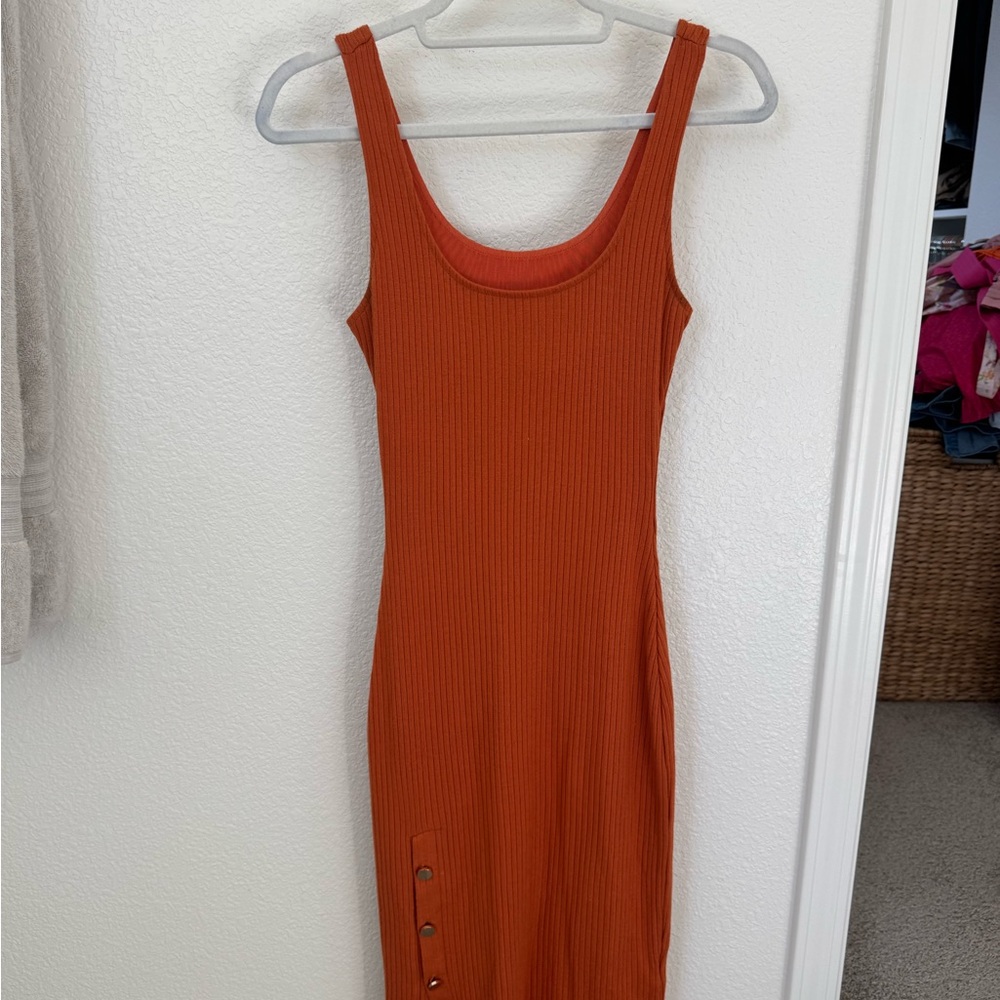 Elegant Orange Ribbed Midi Dress